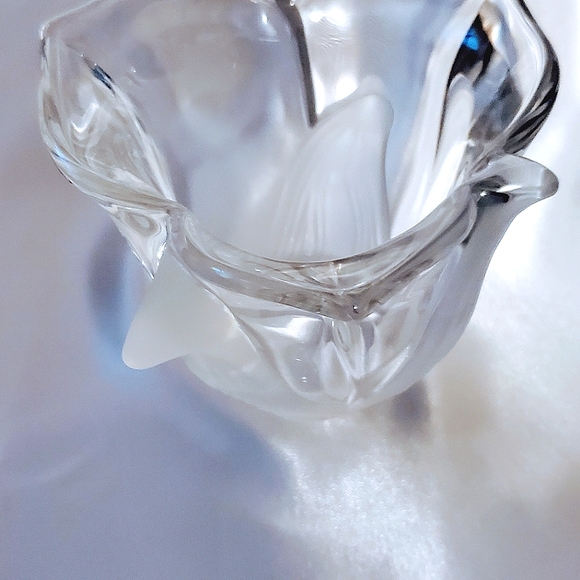 Mikasa Frosted Leaf & Clear Crystal Glass Spring Aria Votive Candle Holder. - Picture 5 of 9